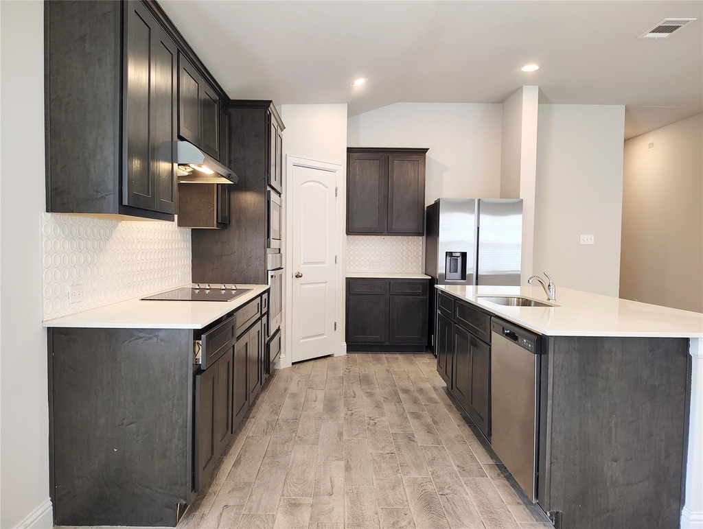 7801 Dakota Cir - Photo 11