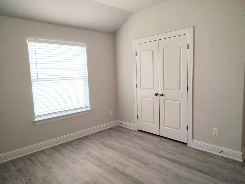 7801 Dakota Cir - Photo 3