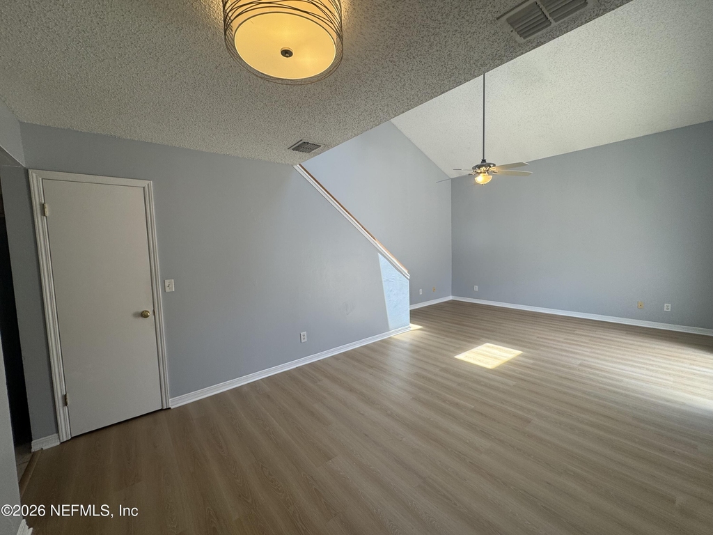 1904 Challenger Court E - Photo 7