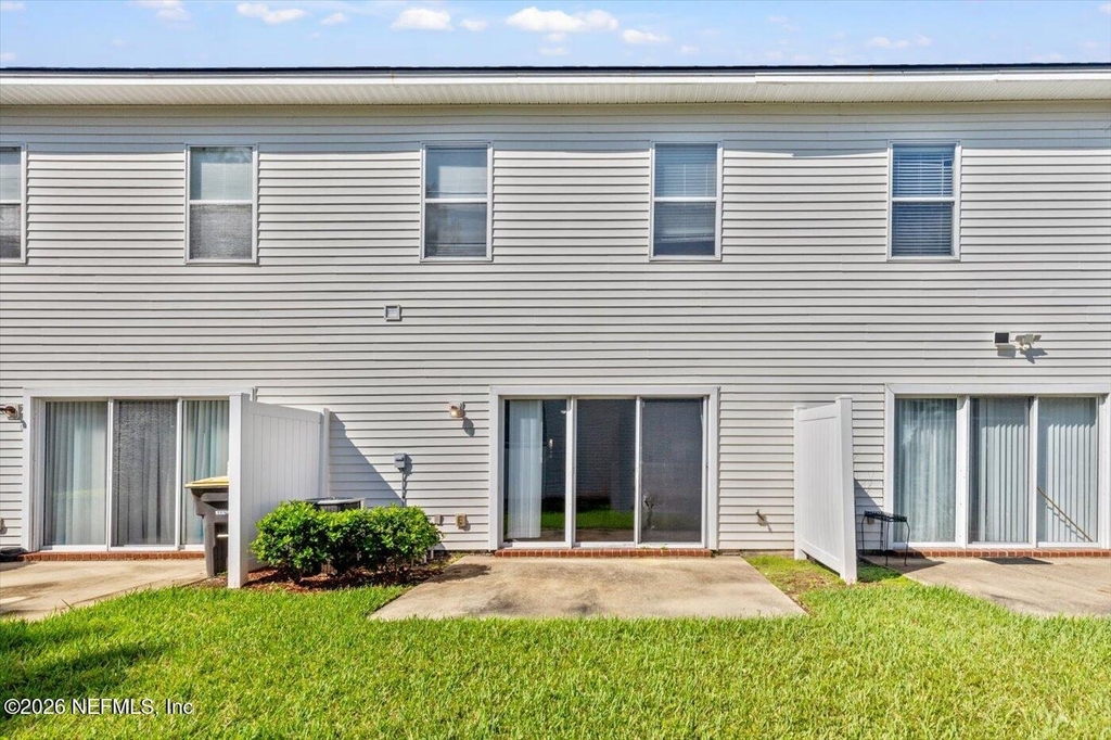 8618 Ribbon Falls Lane - Photo 18