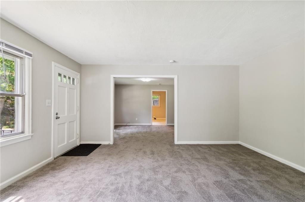 1682 Bridgeport Drive Ne - Photo 5