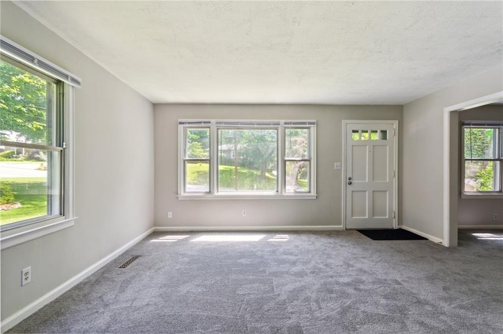 1682 Bridgeport Drive Ne - Photo 8