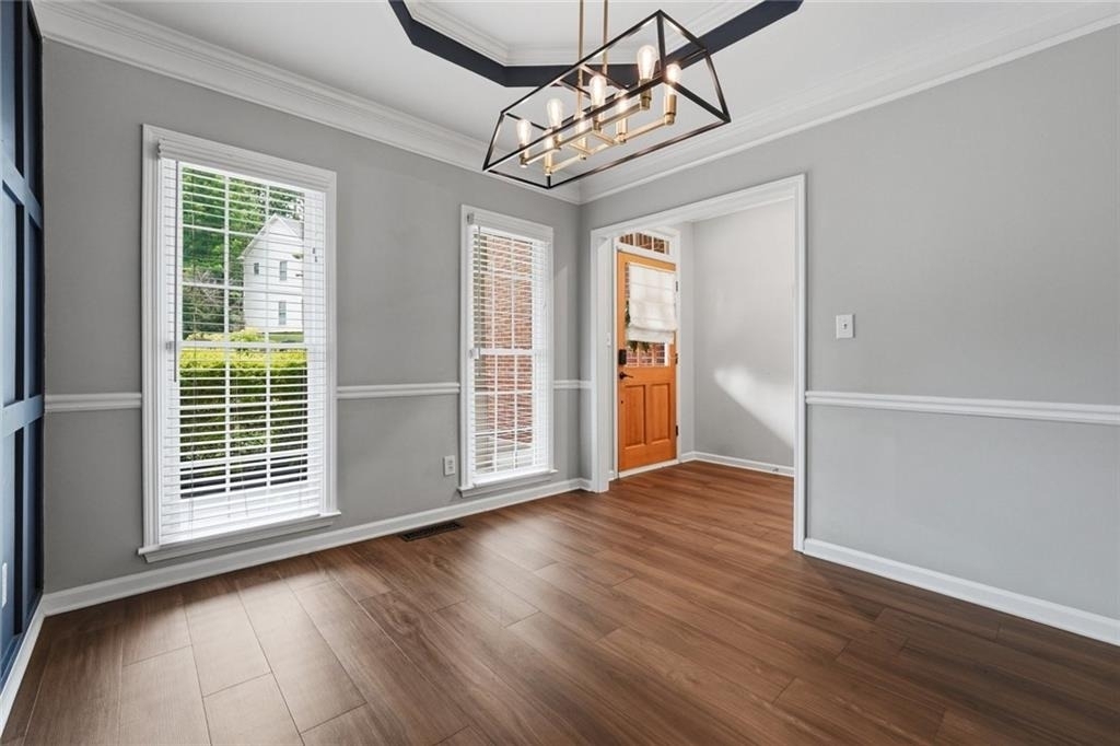 1106 Glenrose Drive Se - Photo 2