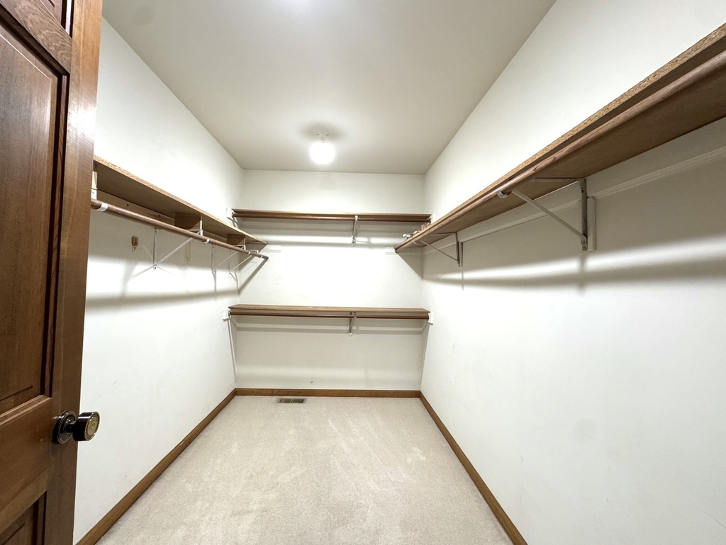 1217 Yorkshire Drive - Photo 15