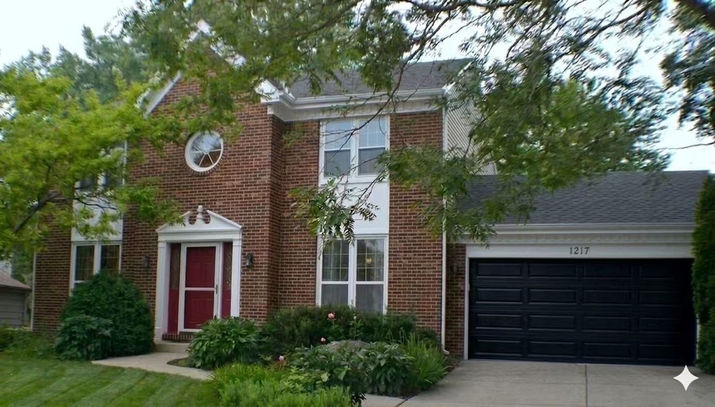 1217 Yorkshire Drive - Photo 0