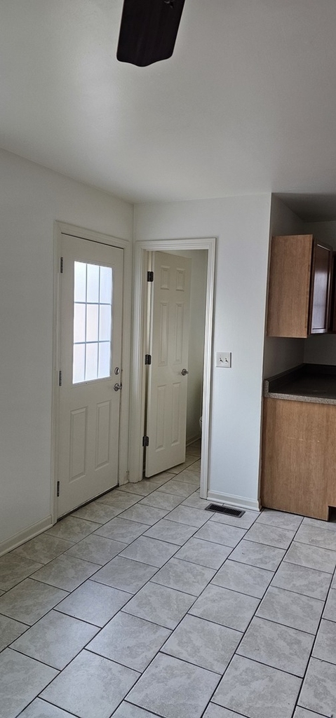 833 Village Quarter Road - Photo 7