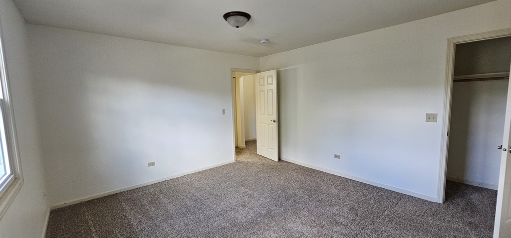 833 Village Quarter Road - Photo 15