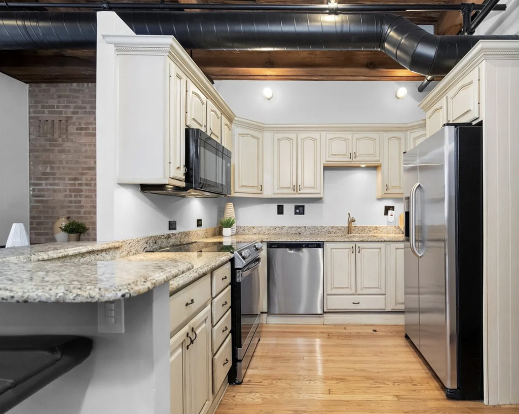331 S Peoria Street - Photo 3