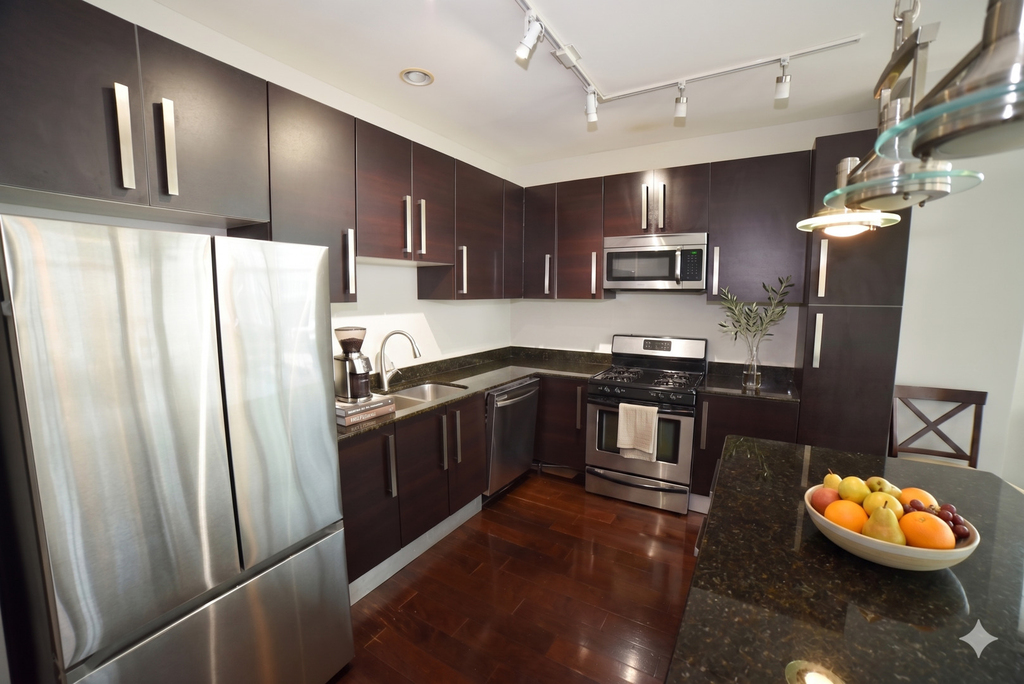 225 S Sangamon Street - Photo 4