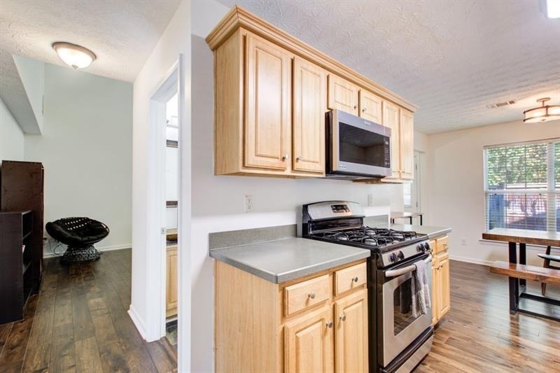 1204 Gates Circle Se - Photo 5