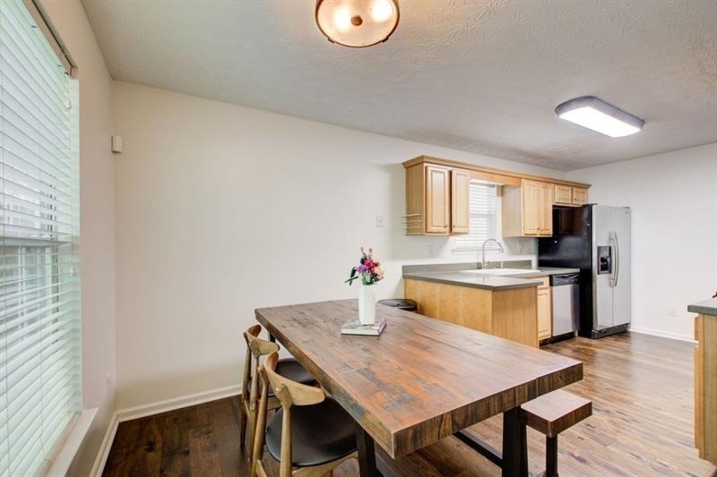 1204 Gates Circle Se - Photo 6