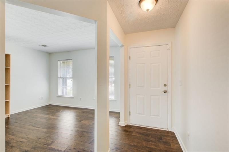 1204 Gates Circle Se - Photo 2