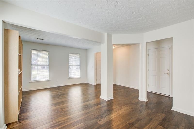 1204 Gates Circle Se - Photo 3