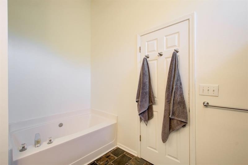 1204 Gates Circle Se - Photo 16