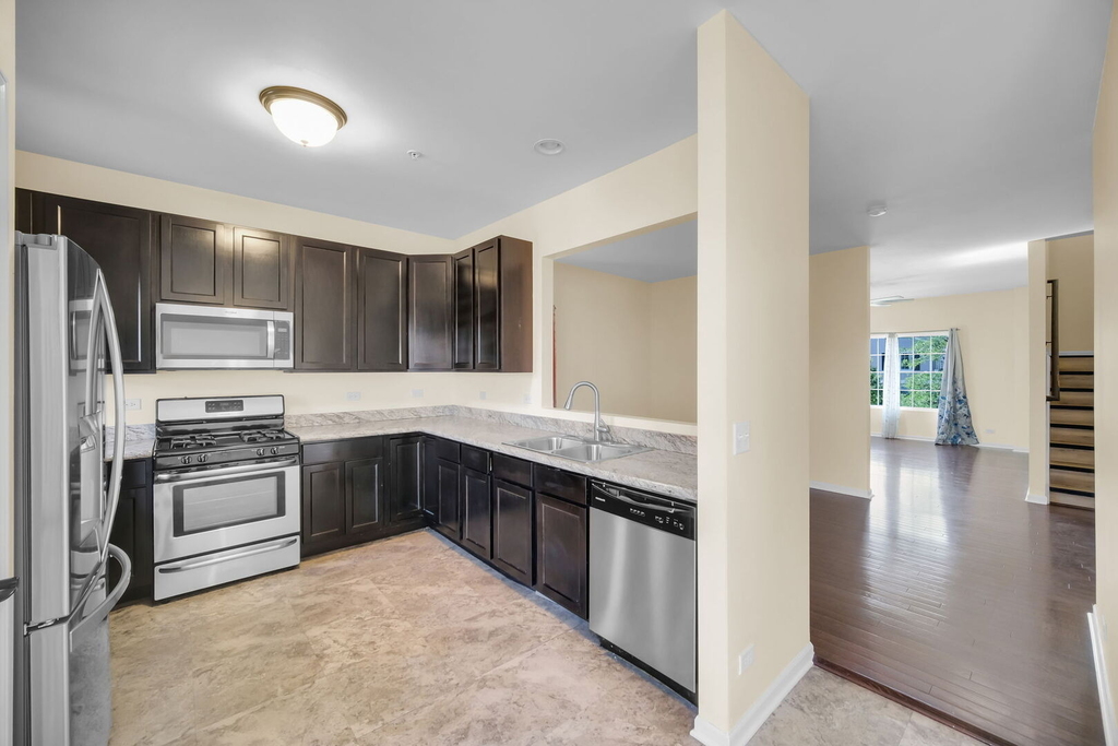 1476 Manning Avenue - Photo 7