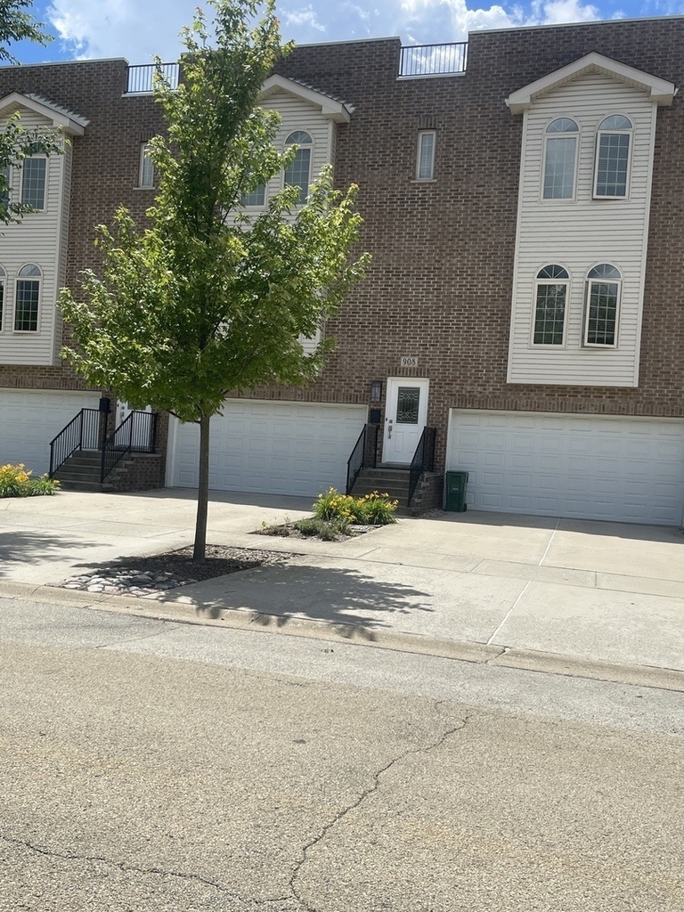 908 East Street - Photo 1