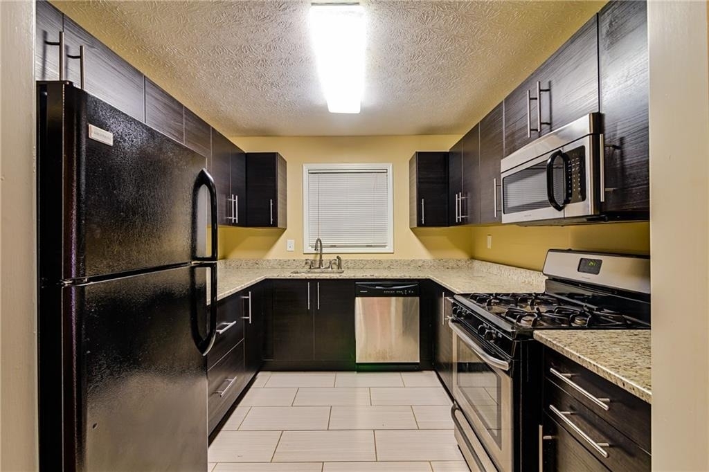 1808 Augusta Drive Se - Photo 6