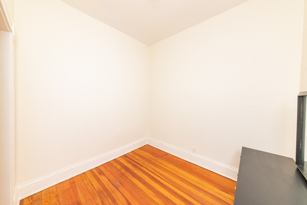 3300 N Racine Avenue - Photo 7