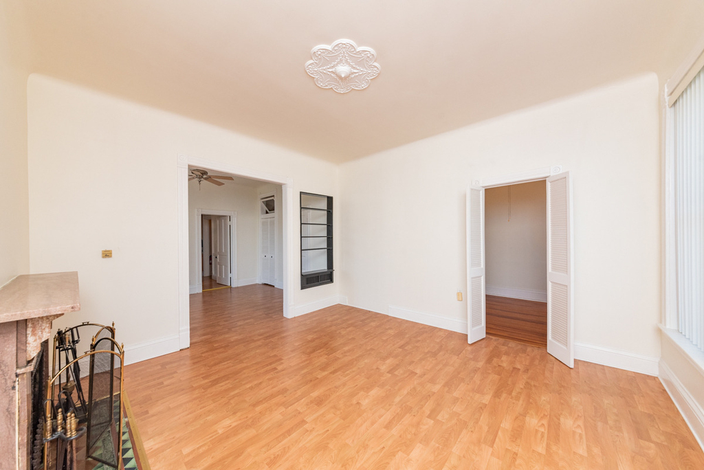 3300 N Racine Avenue - Photo 4