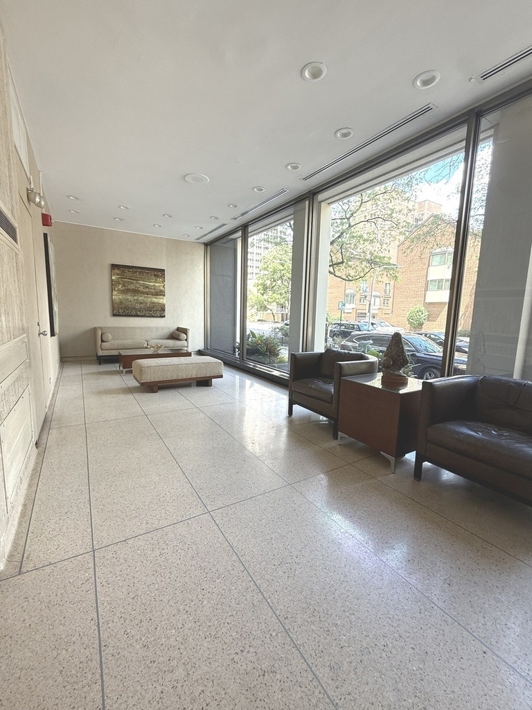 1355 N Sandburg Terrace - Photo 0