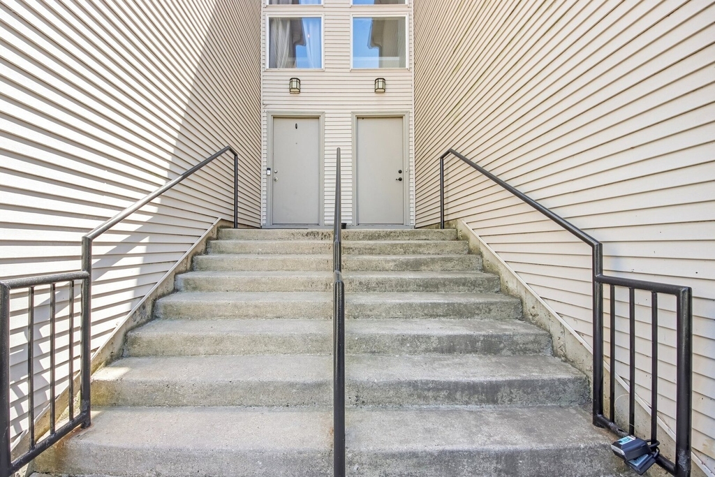 673 E Fountainview Drive - Photo 3