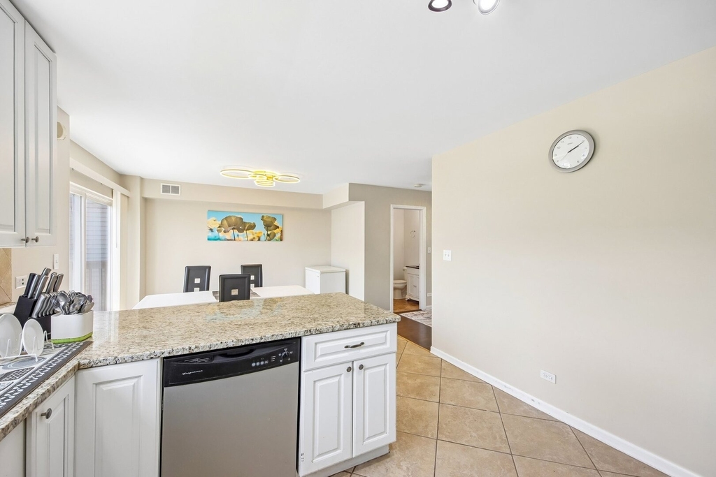 673 E Fountainview Drive - Photo 13