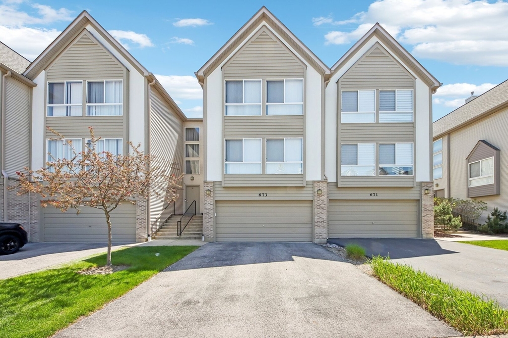 673 E Fountainview Drive - Photo 0