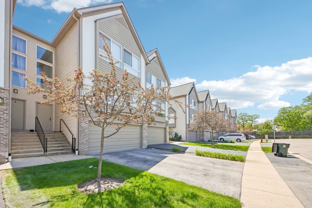 673 E Fountainview Drive - Photo 1