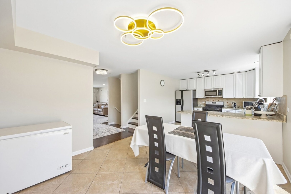 673 E Fountainview Drive - Photo 9