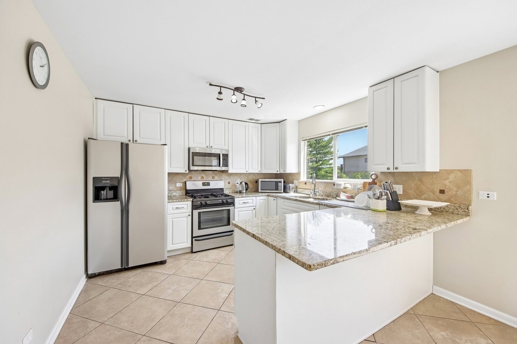 673 E Fountainview Drive - Photo 10