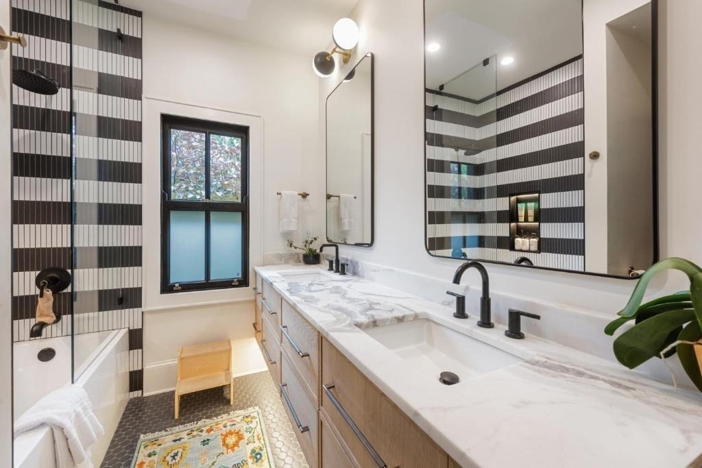 349 N Highland Avenue N - Photo 35