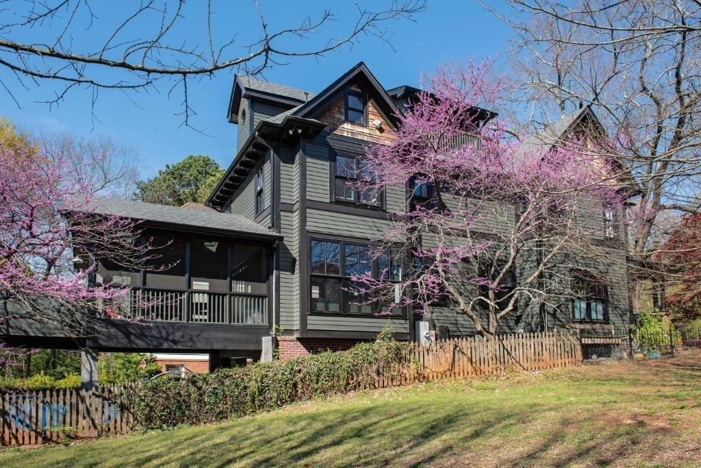 349 N Highland Avenue N - Photo 63