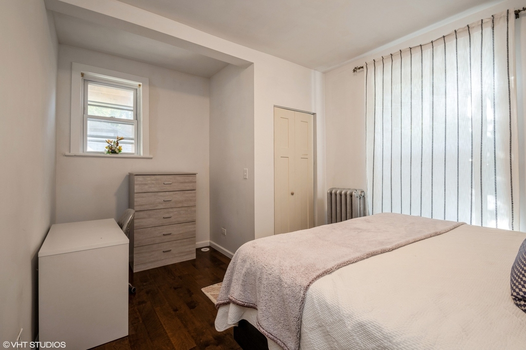 647 Asbury Avenue - Photo 4