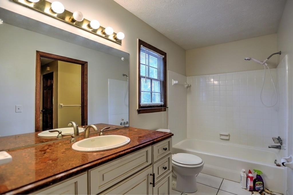 2940 Connie Street - Photo 9