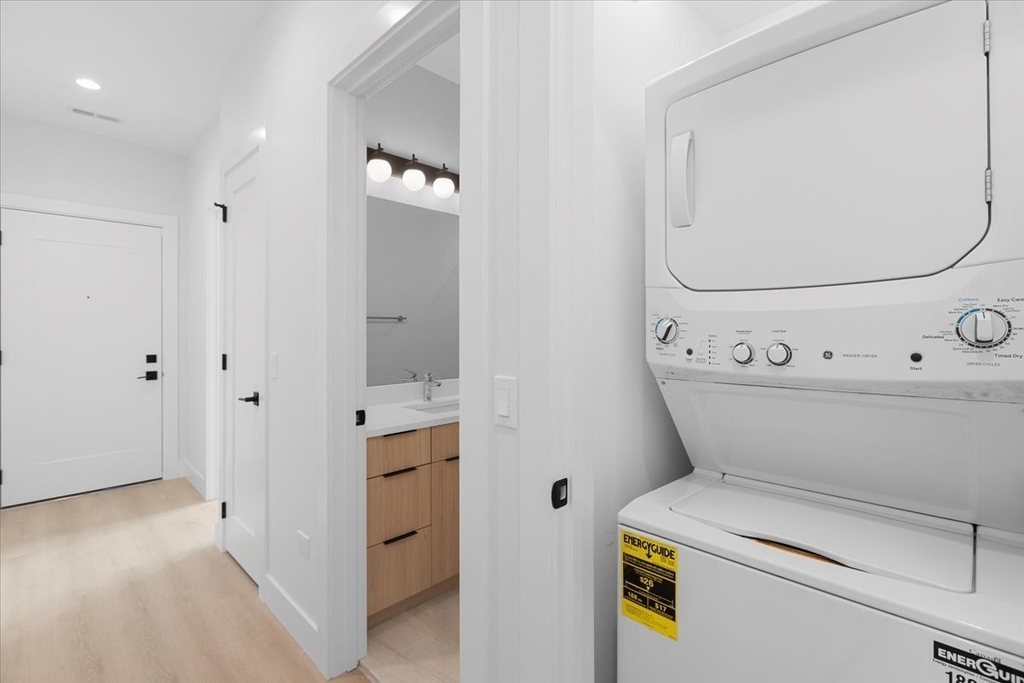 904 W Dakin Street - Photo 8