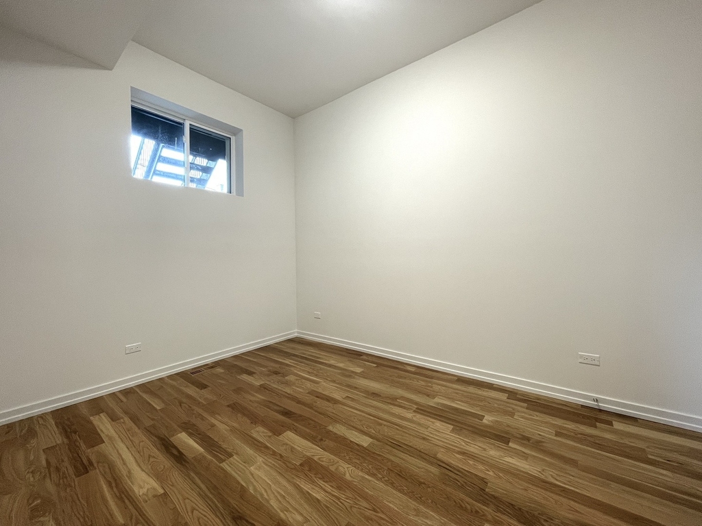 822 N Winchester Avenue - Photo 2