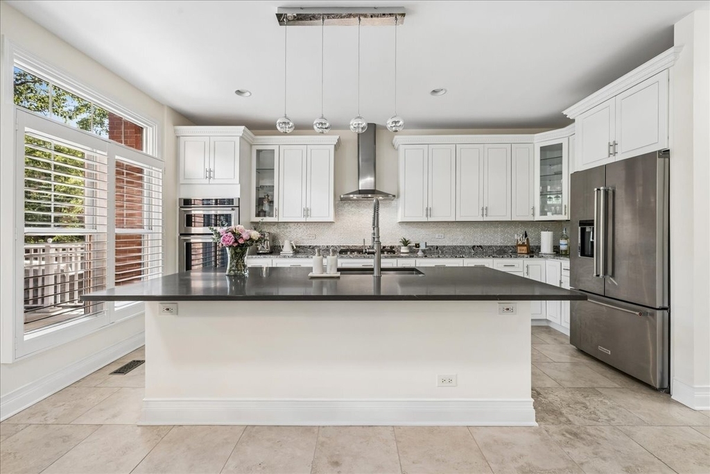1863 Admiral Court - Photo 5