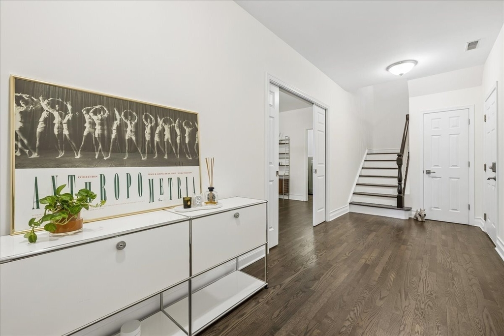 1863 Admiral Court - Photo 1