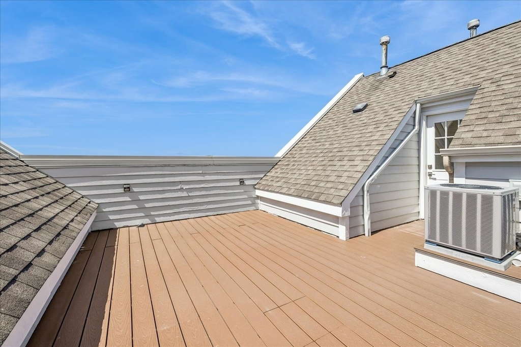 1863 Admiral Court - Photo 31