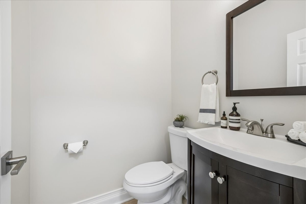1863 Admiral Court - Photo 12