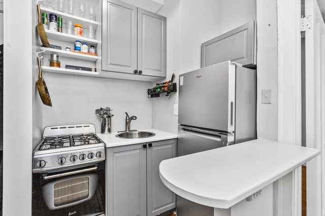 604 W Addison Avenue - Photo 4