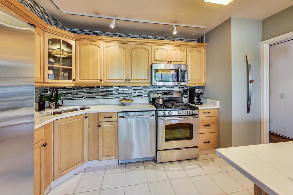 2800 N Lake Shore Drive - Photo 7