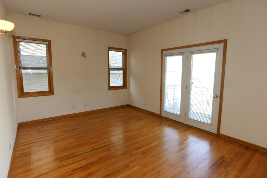 824 W Buckingham Place - Photo 9