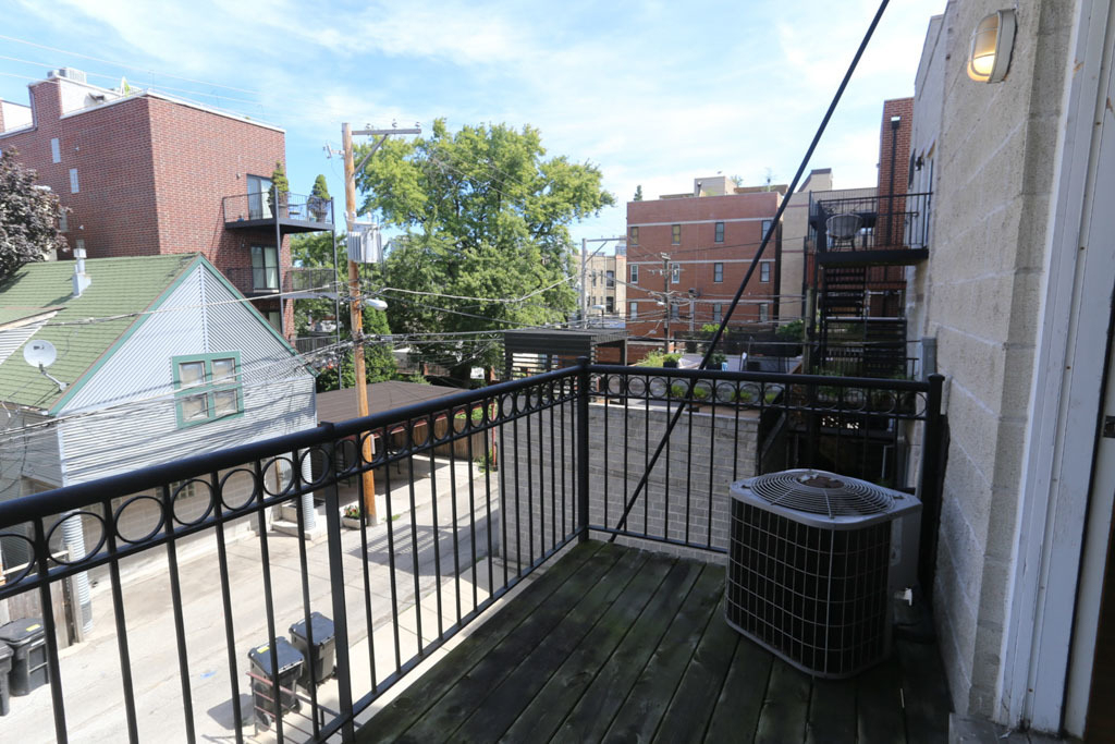 824 W Buckingham Place - Photo 19