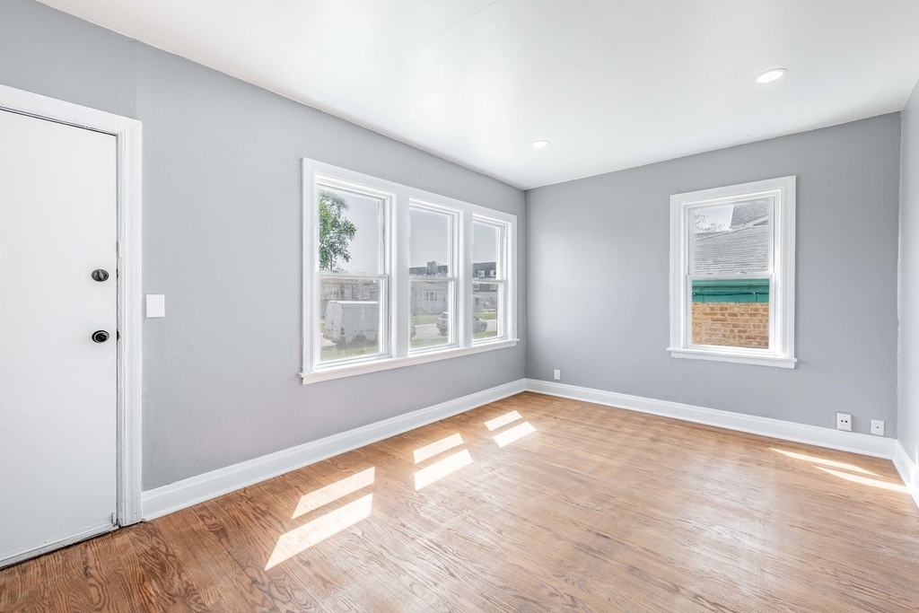 7614 W 63rd Place - Photo 2