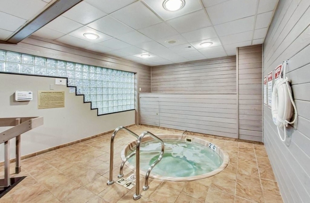 10 E Ontario Street - Photo 23