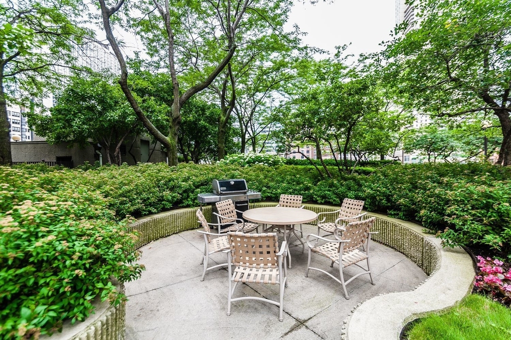 10 E Ontario Street - Photo 21