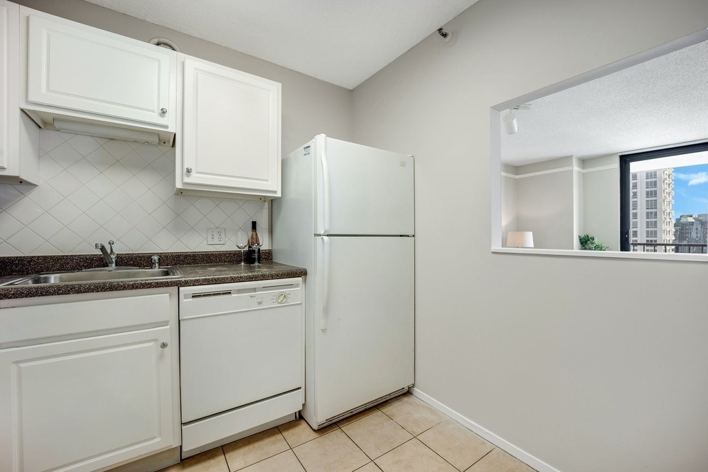10 E Ontario Street - Photo 9