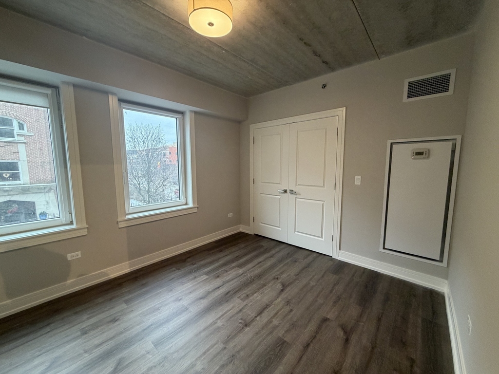 952 W Carmen Avenue - Photo 15