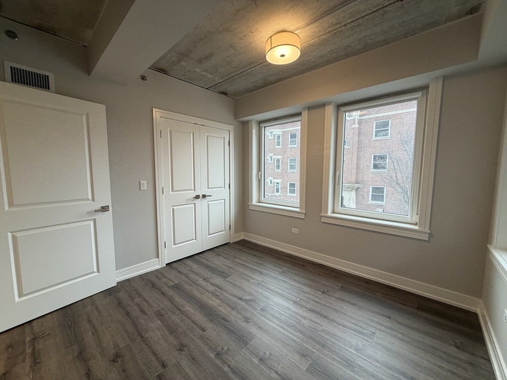 952 W Carmen Avenue - Photo 7